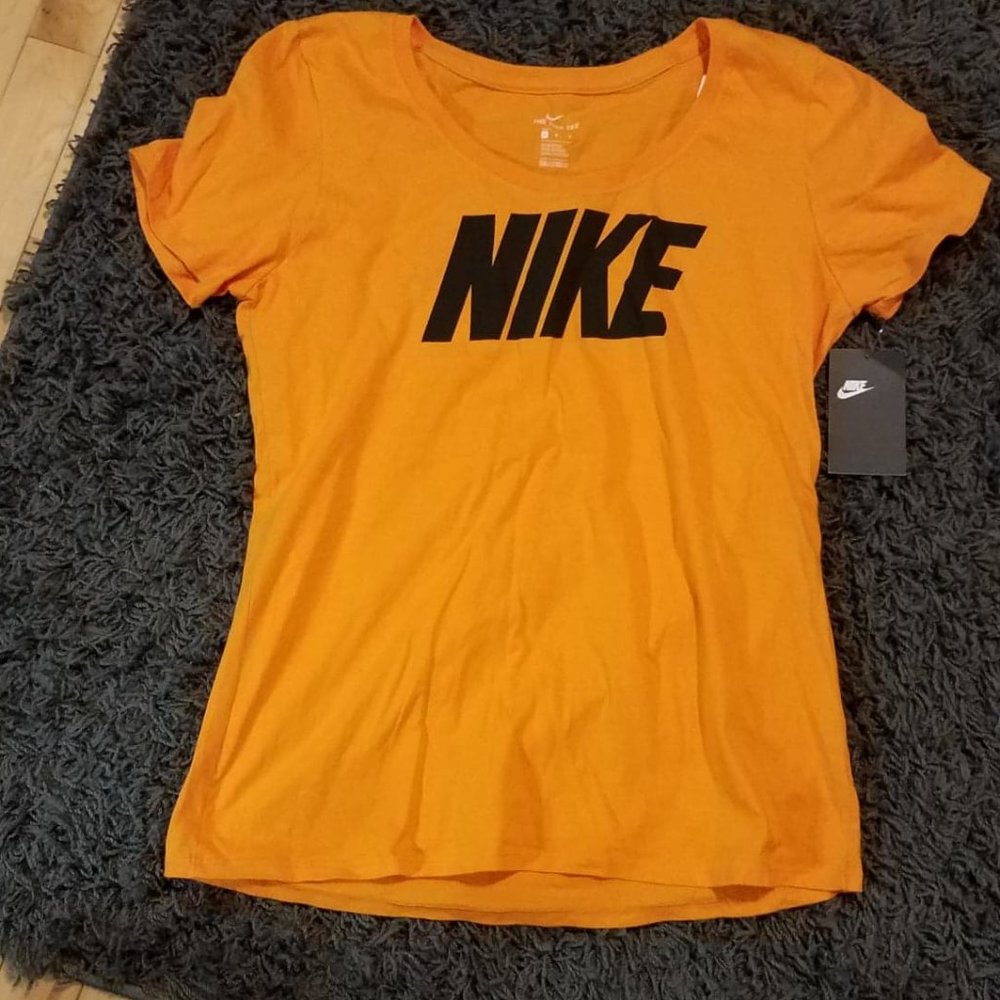 Nike t-shirt